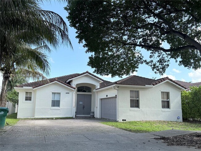 Building Photo - 14918 SW 15th Ln
