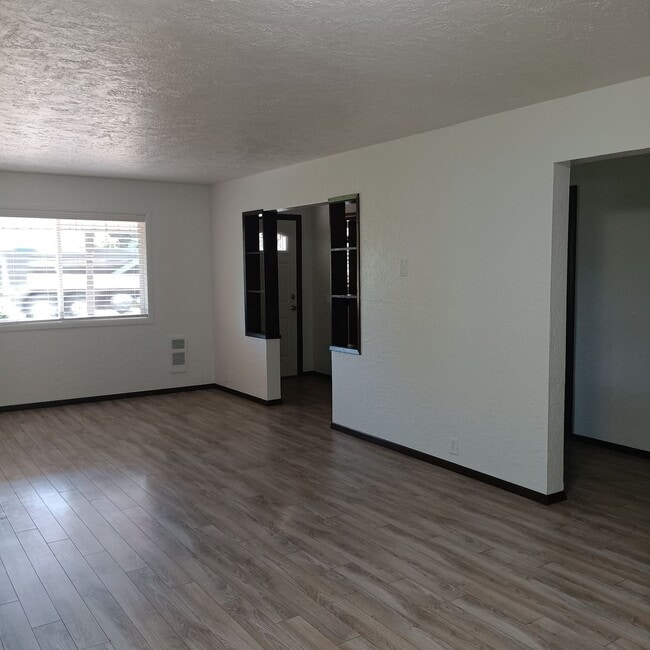 Photo - Best of Life!  Enjoy Home While Building Your Empire in Jefferson Oregon!