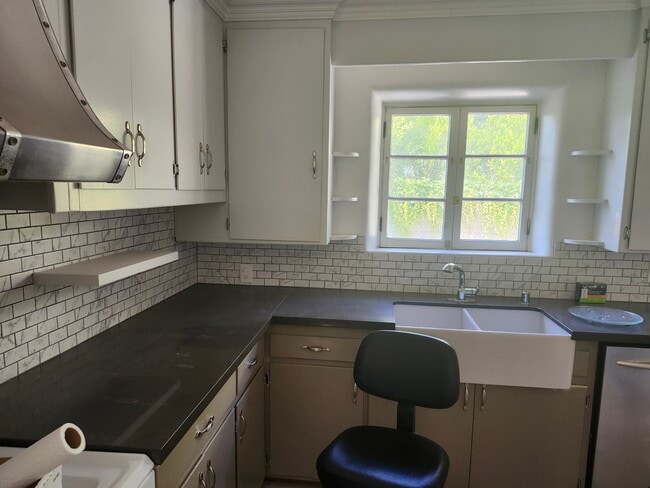 Photo - 2018 S 2nd Ave