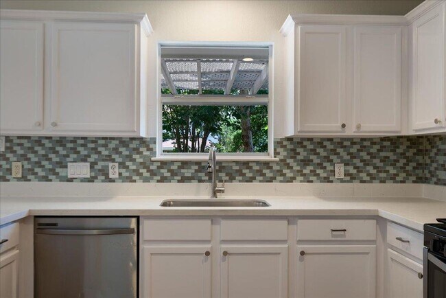 Photo - 1025 Doras Dr