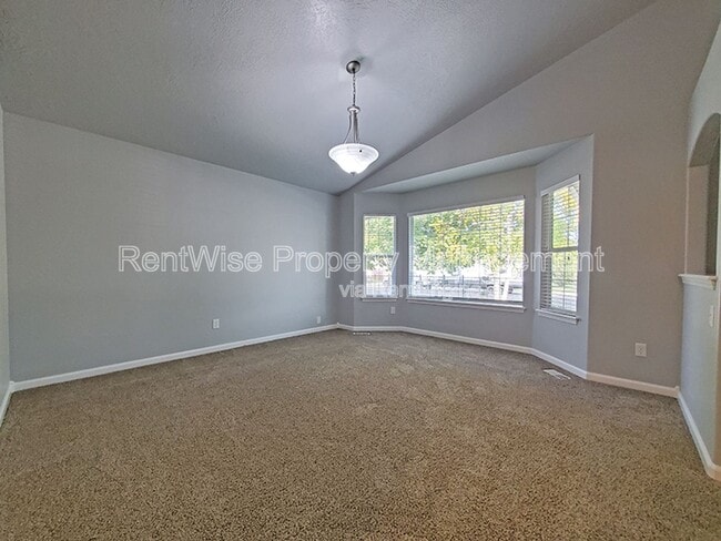 Photo - 575 W Elias St