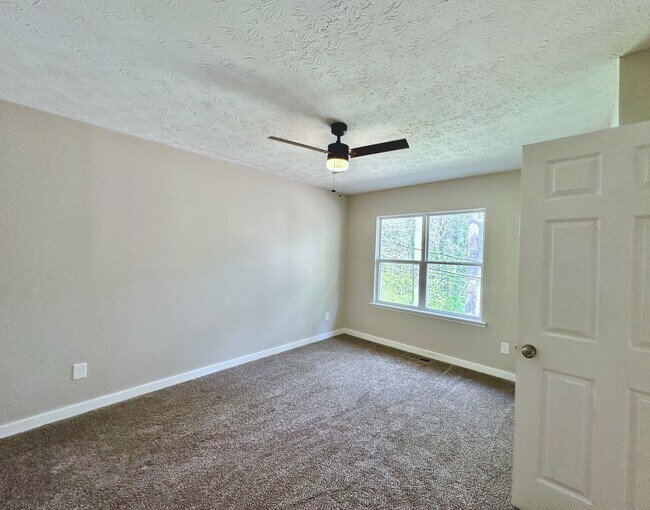 Photo - 4930 Farmstead Ct NE
