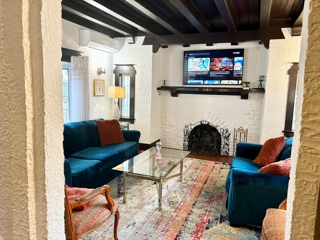 Building Photo - 52 Briar Hill Ave Unit SI ID1473317P