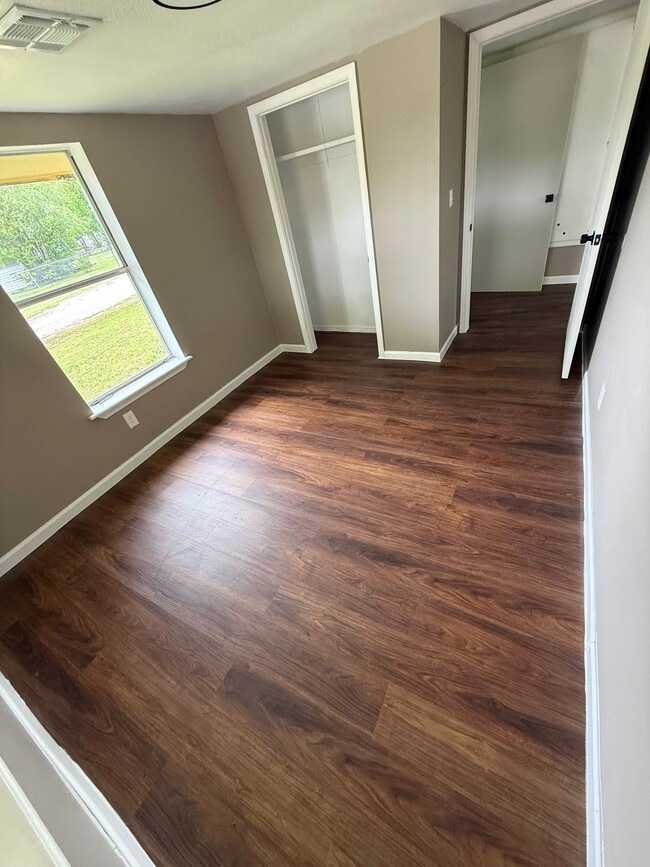 Photo - 209 N Rangeline St