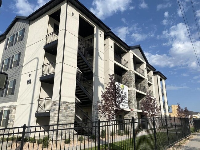 Building Photo - 1141 E 1320 S Unit B102 - 1 Rental