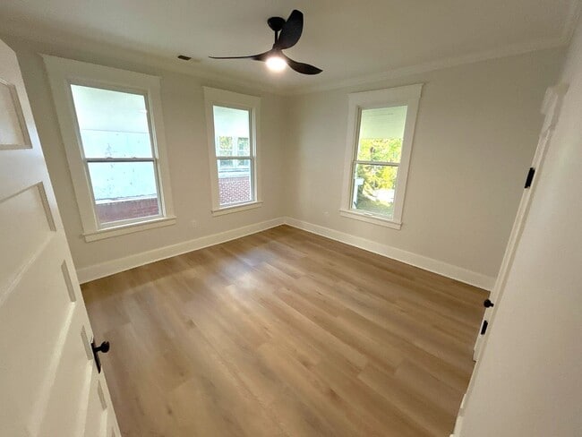 Photo - 280 N McNeil St