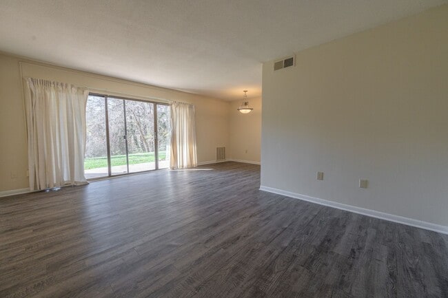 Photo - Coming Soon!  2 Bedroom Condo In CHAPEL HILL!