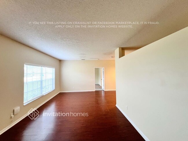 Photo - 102 NW Carmelite St