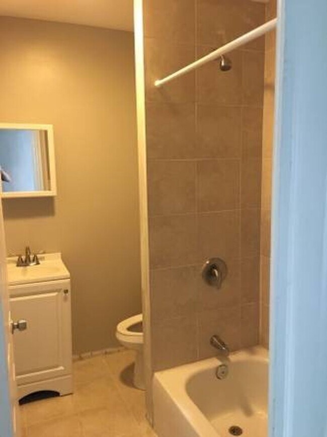 Lovely Two Bedroom!!! Rental House Rental in Baltimore, MD