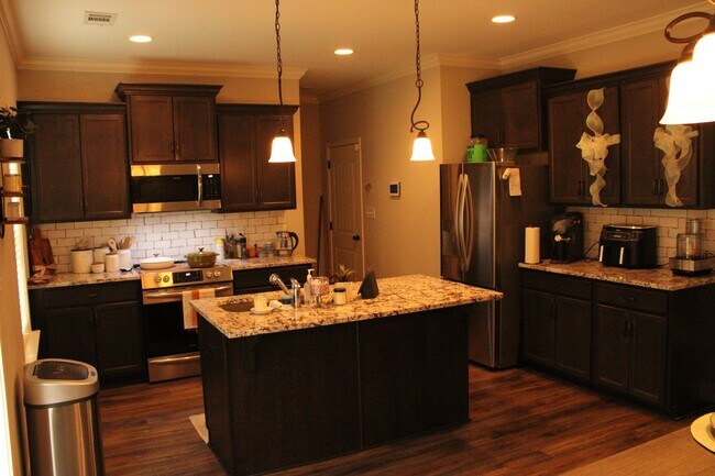 Photo - 111 Sourwood Ln