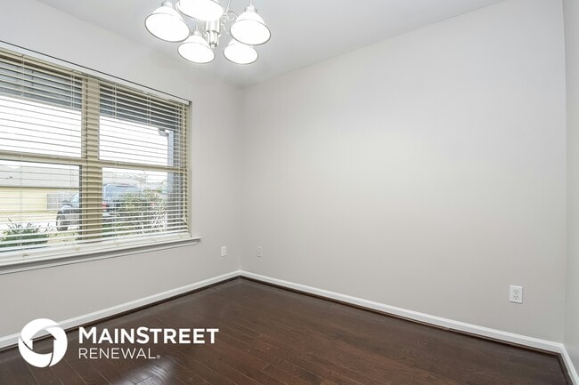 Photo - 137 Union Station Dr