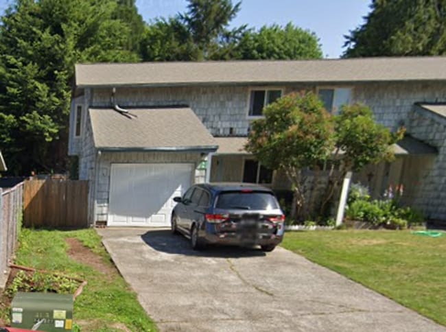 Building Photo - 838 McDonald St SE Unit B