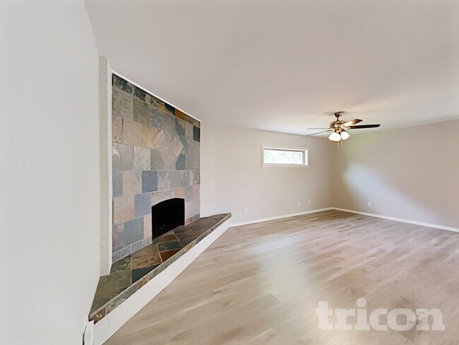 Photo - 416 Forestwood Dr