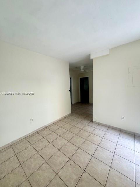 Building Photo - 910 Douglas Rd Unit 1 Rental