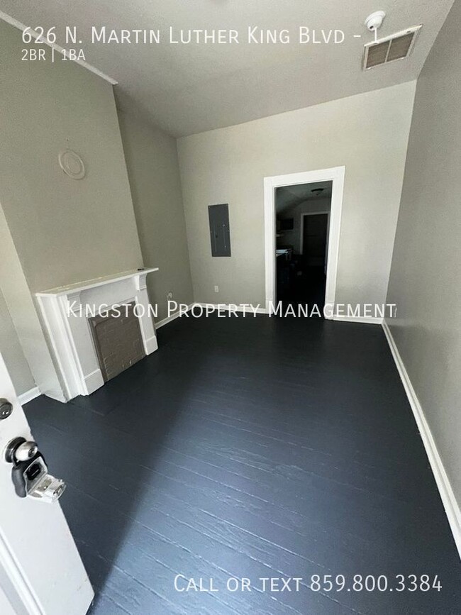 Charming Two Bedroom Available Now! 1/2 of... - Charming Two Bedroom Available Now! 1/2 of... Apartamento Unidad 1