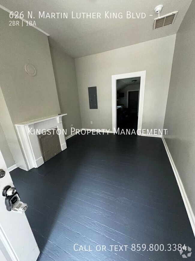 Building Photo - Charming Two Bedroom Available Now! 1/2 of... Unit 1 Rental