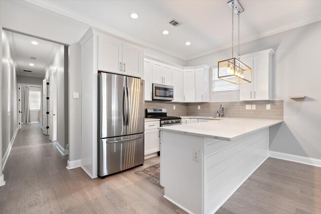 Photo - 385 Williford St