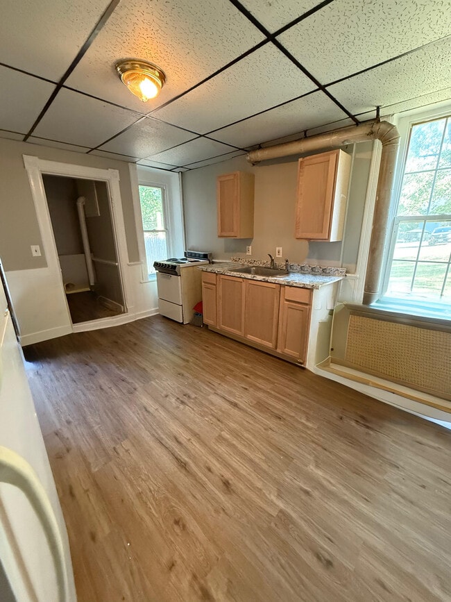 Photo - 164 Main St Apartamentos Unidad #1R