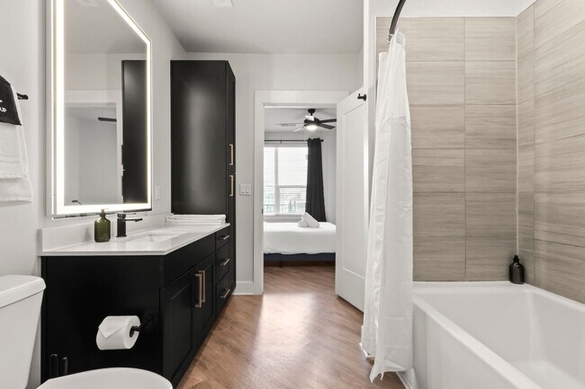 Photo - 2317 W Grace St Unidad SI ID1312497P