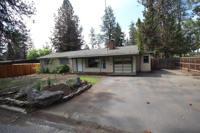 Photo - SHORT TERM through 4/30/26 ONLY!  Midtown ...