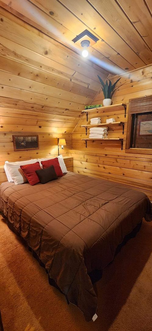 Photo - Furnished 2 bedroom with lake access-Avail...