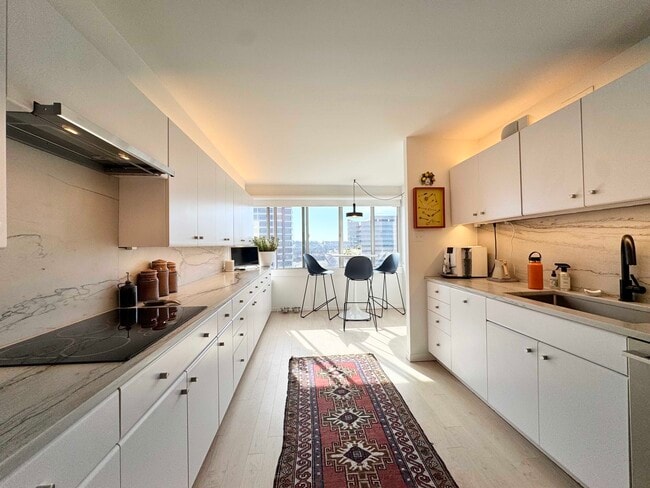 Building Photo - 2510 Grand Blvd Unit 1702