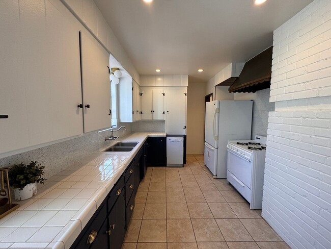 Photo - 5648 Riverton Ave Unit 5648 Riverton