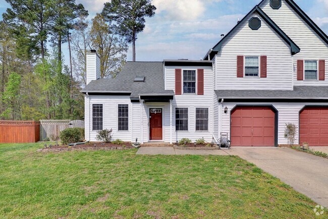 Building Photo - Spacious Duplex in Coventry Rental