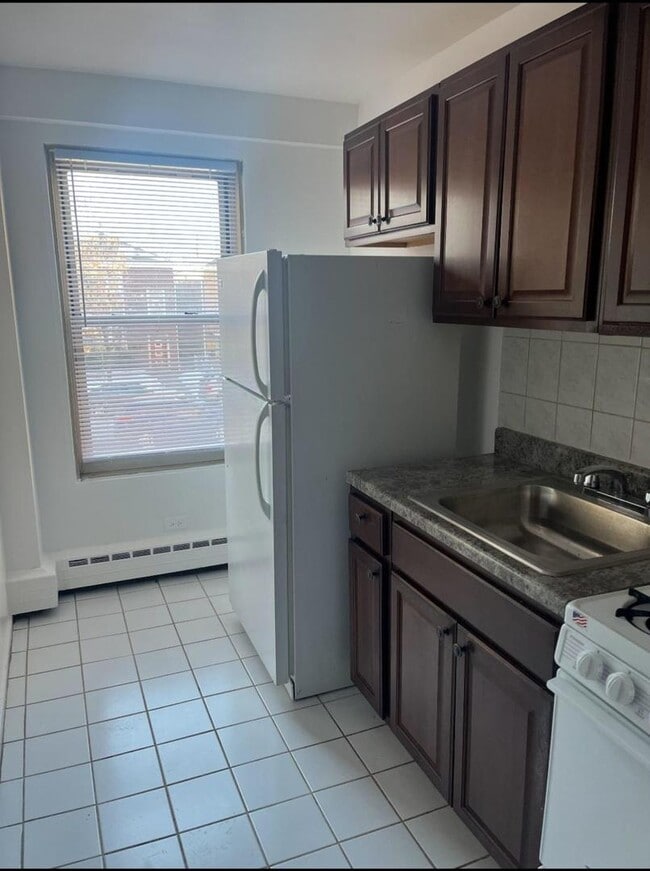 Photo - 2600 W Berwyn Ave