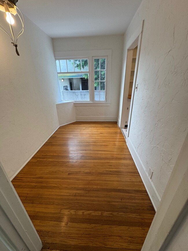 Photo - 341 Redondo Ave