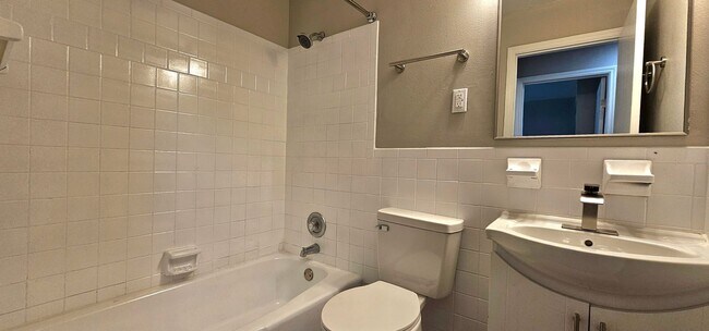 Photo - 3030-3032 Creekview Circle Unit 3032