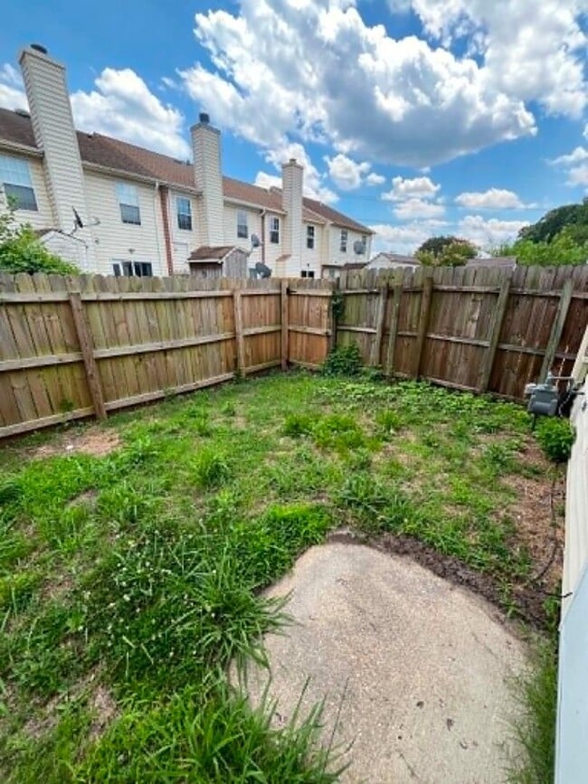 Photo - 1041 Wickford Ct