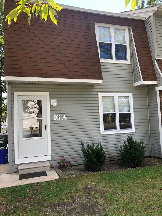 Bienvenido - 16 Crestmont Dr Unidad A