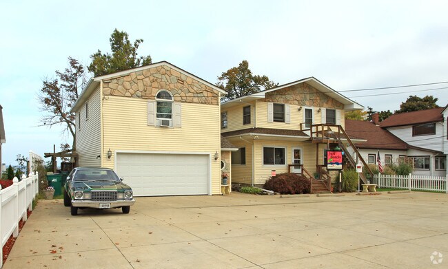 Photo - Just Beachy Retreat Apartments