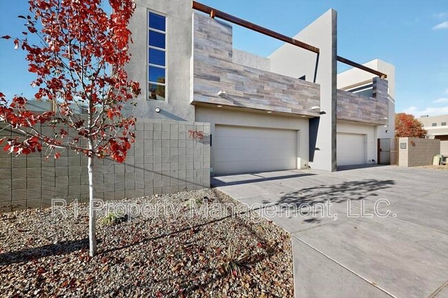 Photo - 705 Alcalde Pl SW