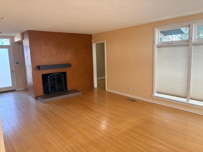 Photo - Beautiful 3 Bedroom Home with Office