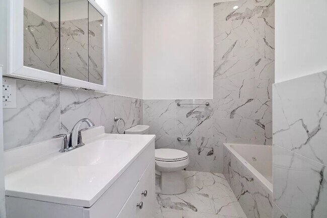 Photo - 546 Hudson Street Unit 2