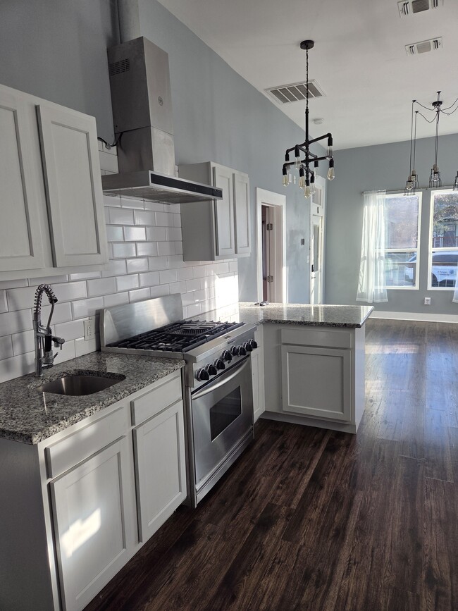 Photo - 1003 W Elsmere Pl