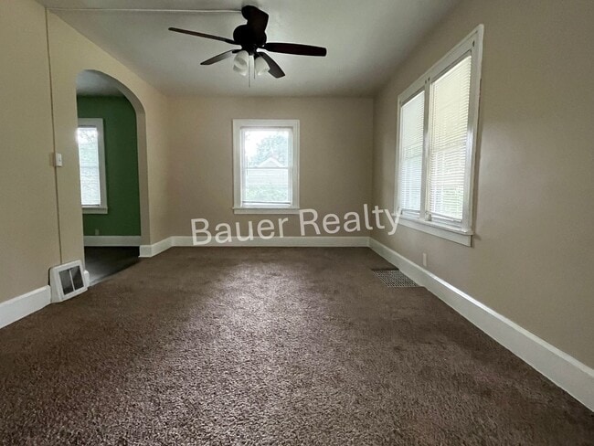 Photo - Charming 3 Bedroom Home