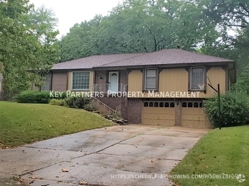 Building Photo - 628 W Santa Fe Trail Rental