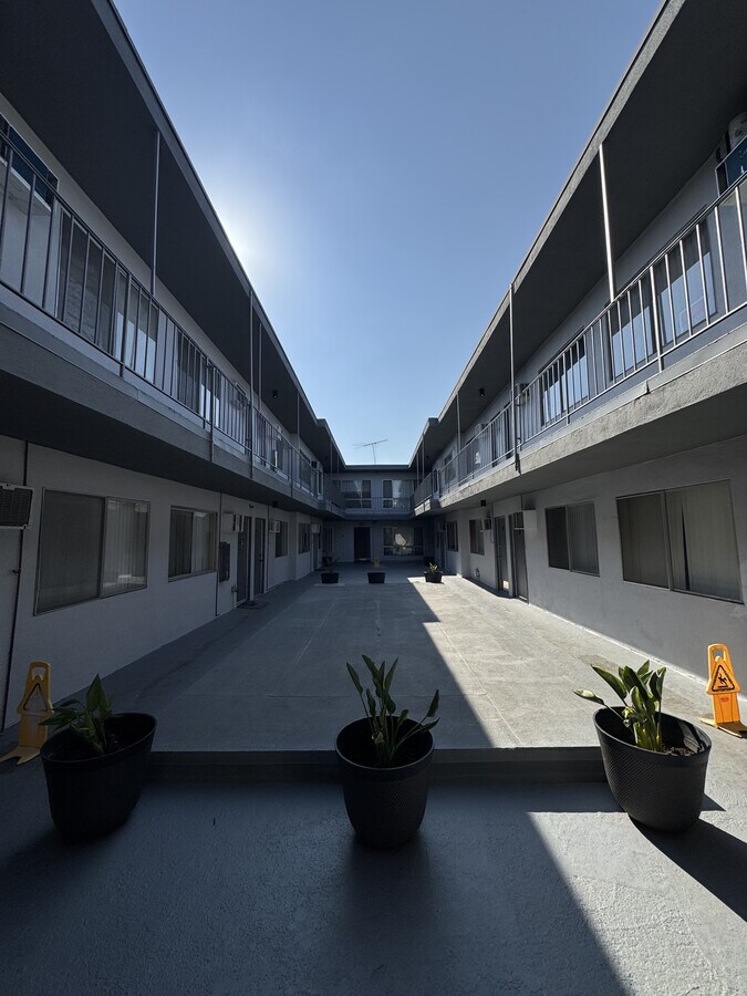 Photo - 1165 N Normandie Ave