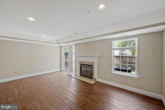 Photo - 1815 Spanish Oak Ln