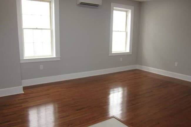 Photo - 1730 Bank St Unit 8