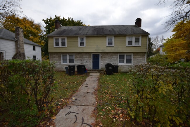 Hamilton Avenue, West - Hamilton Avenue, West Apartment Unit 150