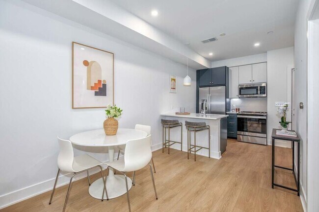 Photo - 2310 4th St NE Unit 13