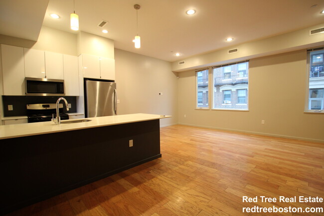 Photo - 55 Glenville Ave Townhome