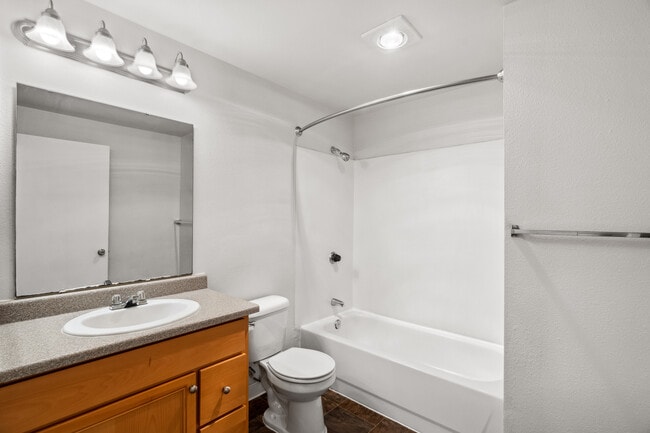 2 Bed 2 Bath - Standard - 982 SqFt