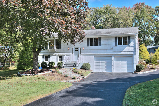 Building Photo - 8 Peaceful Ln Rental