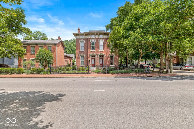 Photo - 331 N East St