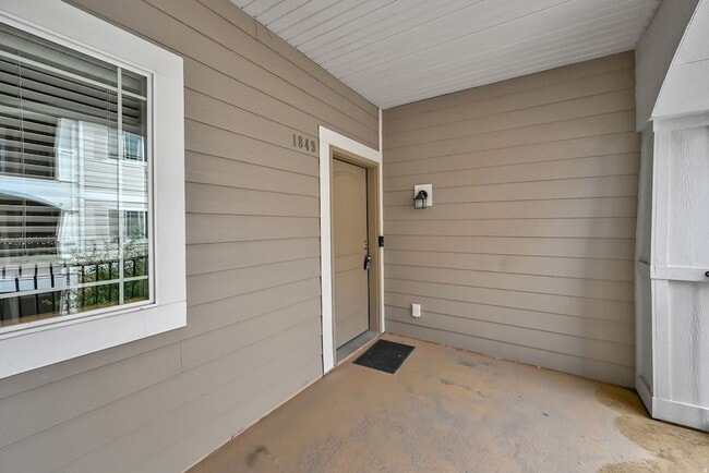 Photo - 1849 N Crest Rd